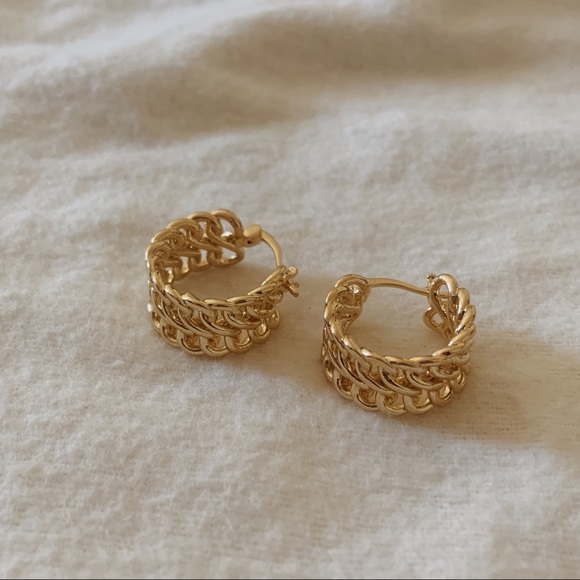 Jewelry - n e w | rare mini hoop earrings ✰
